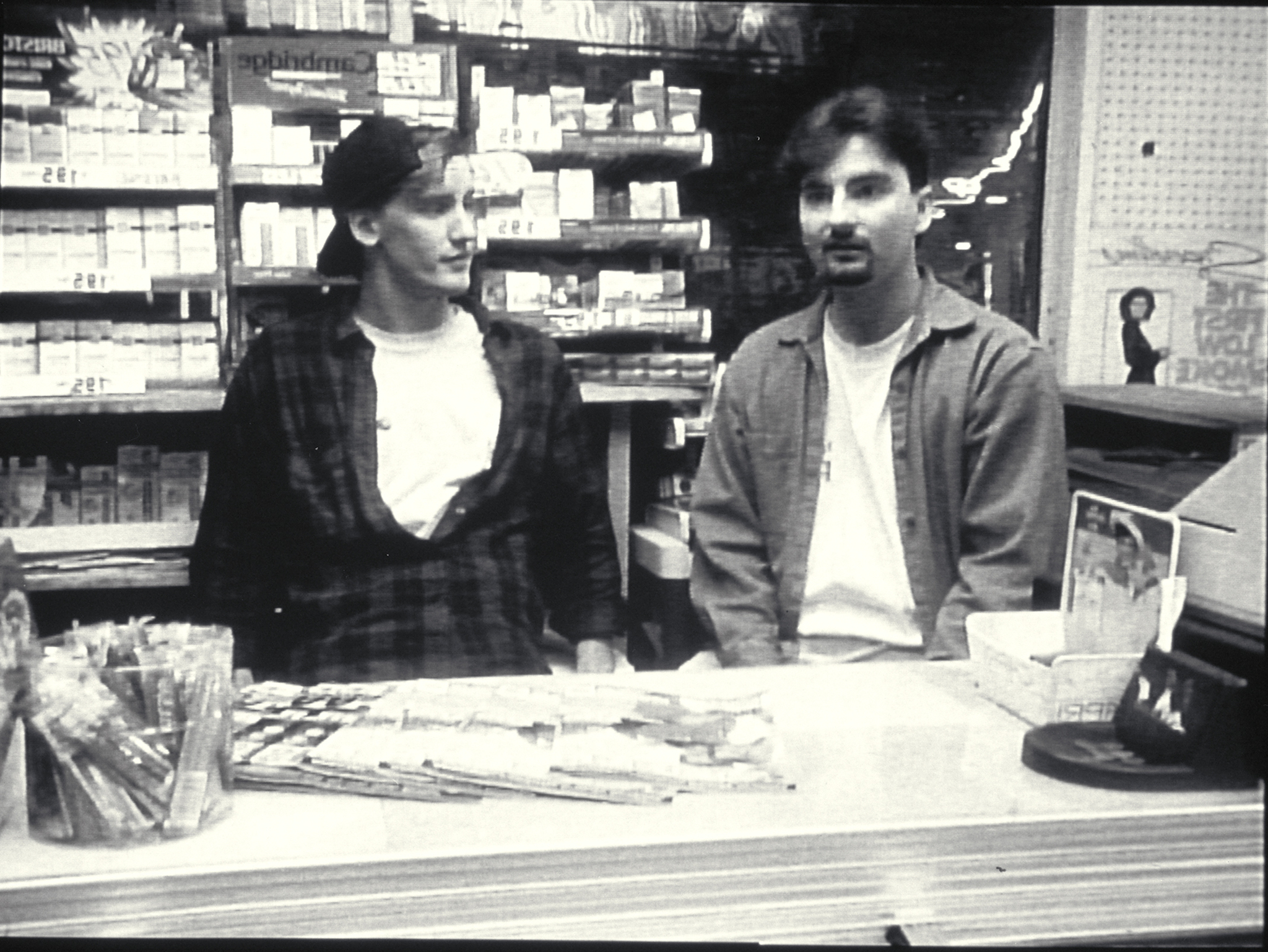 Still of Jason Mewes and Brian O'Halloran in Clerks (1994)