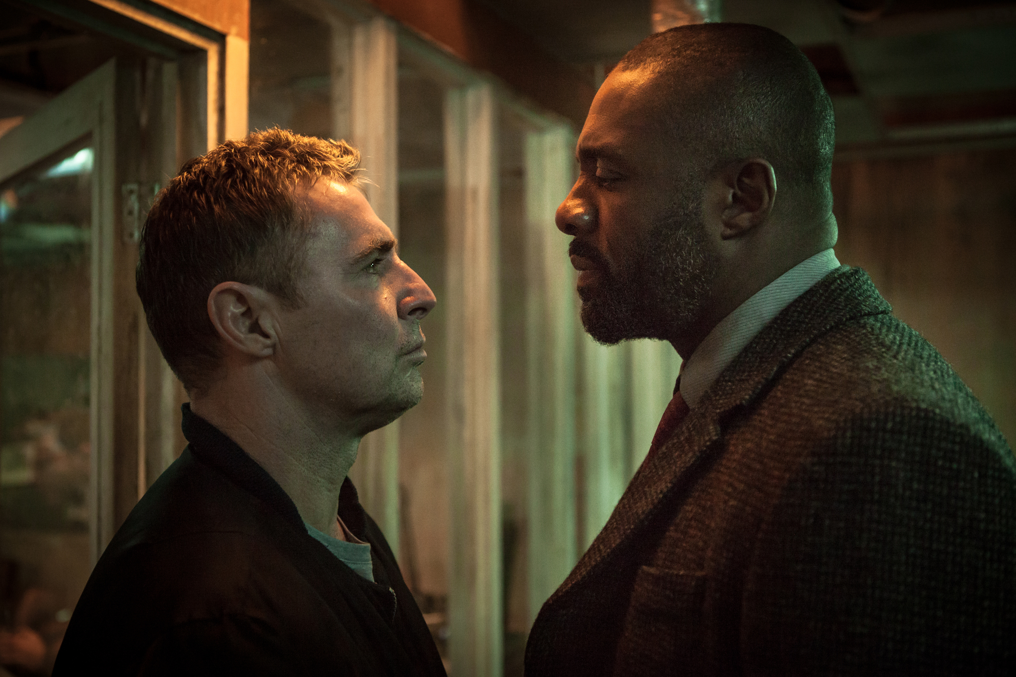 Still of Idris Elba and David O'Hara in Luther (2010)