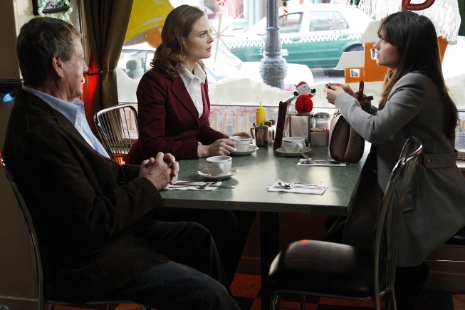 Still of Emily Deschanel, Zooey Deschanel and Ryan O'Neal in Kaulai (2005)