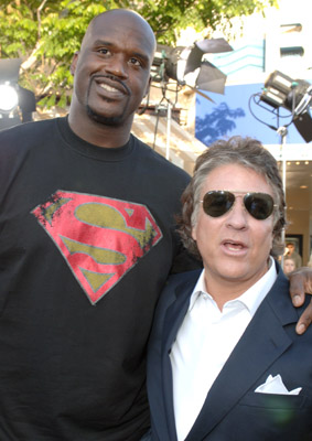 Jon Peters and Shaquille O'Neal at event of Superman Returns (2006)