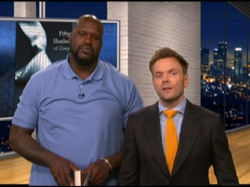 Still of Joel McHale, Shaquille O'Neal and Shaquille in The Soup (2004)