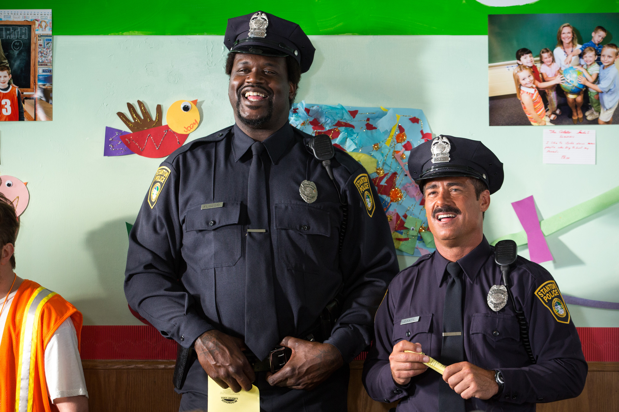 Still of Peter Dante and Shaquille O'Neal in Nebrendylos 2 (2013)