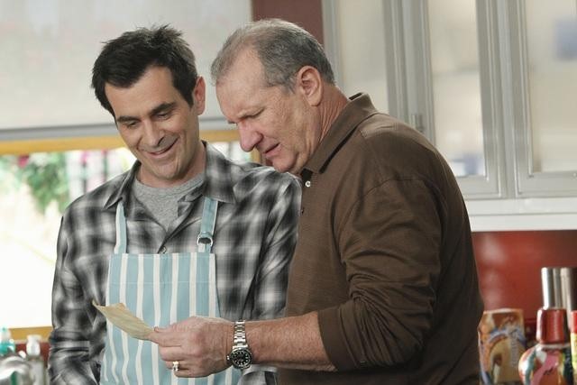 Still of Ty Burrell and Ed O'Neill in Moderni seima (2009)