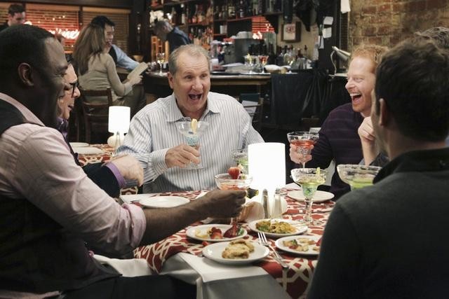 Still of Nathan Lane, Jesse Tyler Ferguson and Ed O'Neill in Moderni seima (2009)