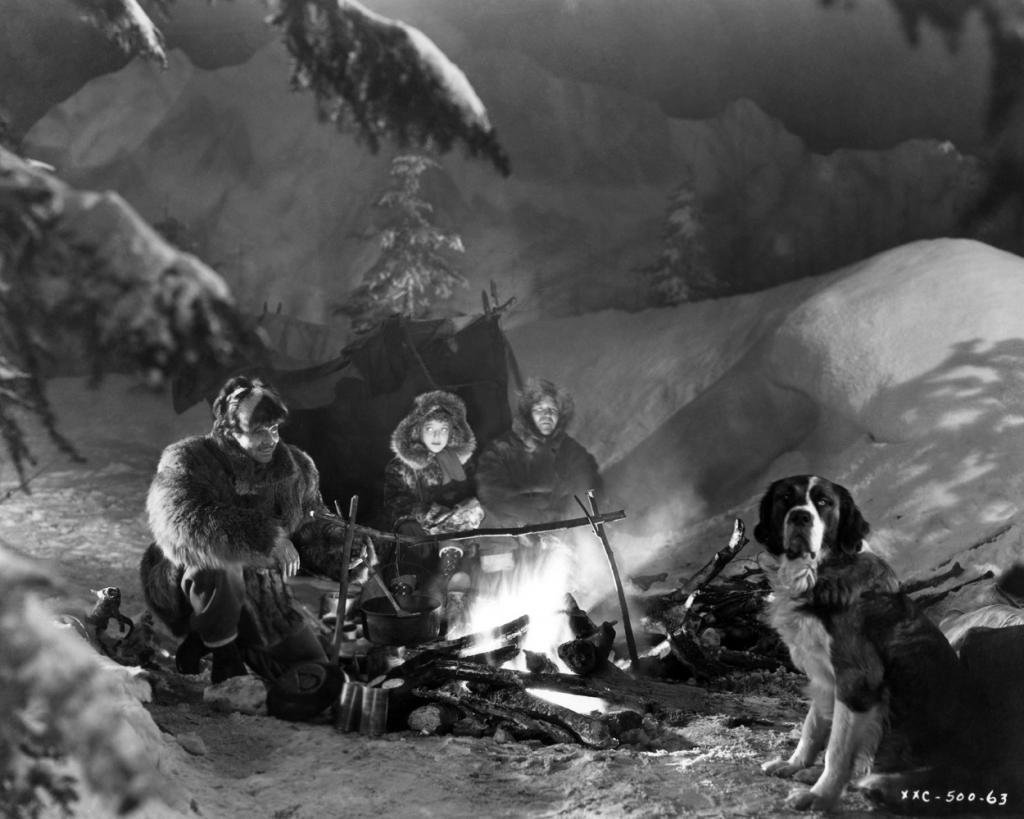 Still of Clark Gable, Jack Oakie, Loretta Young and Buck in The Call of the Wild (1935)