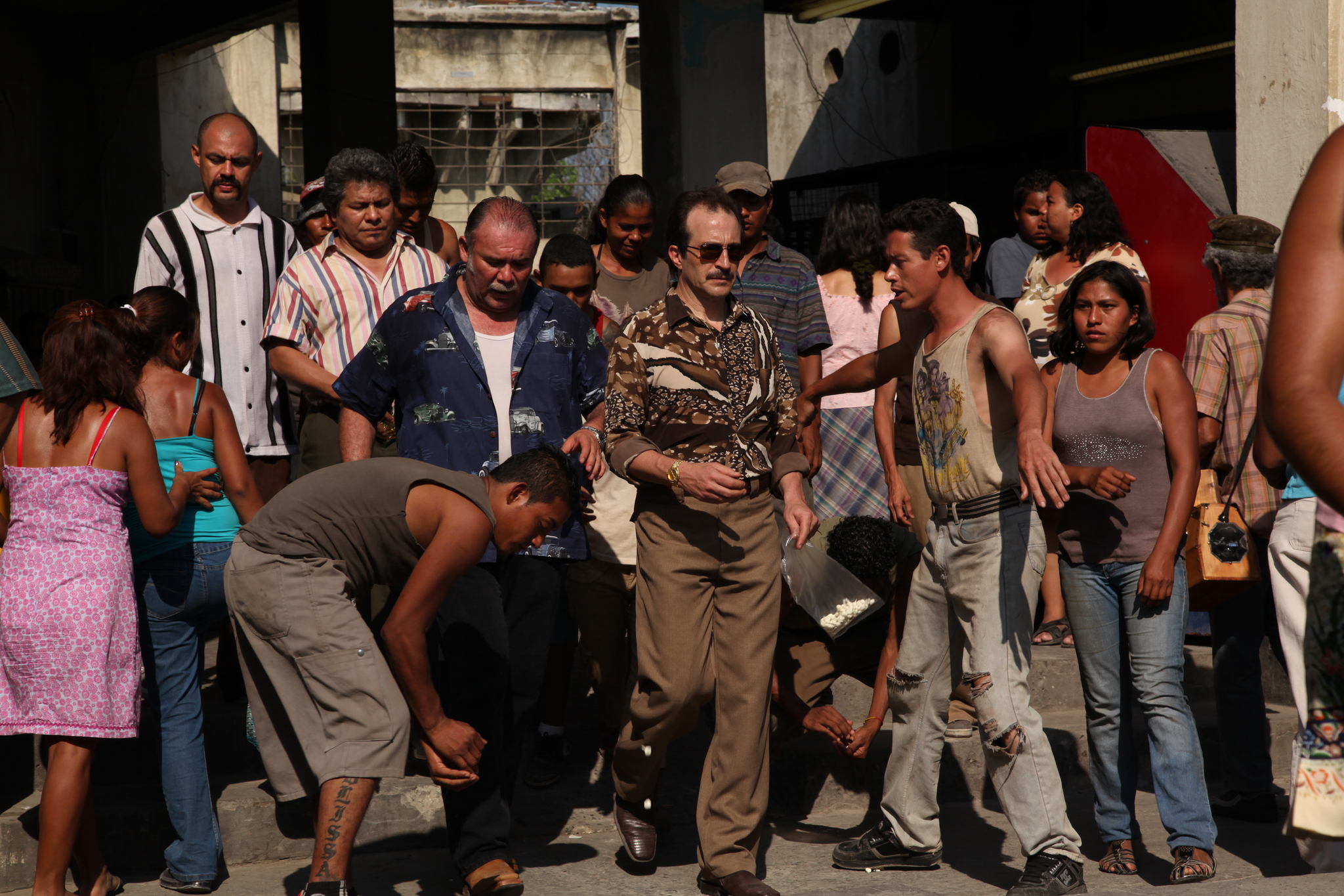 Still of Daniel Giménez Cacho and Jesús Ochoa in Sumautos atostogos Meksikoje (2012)