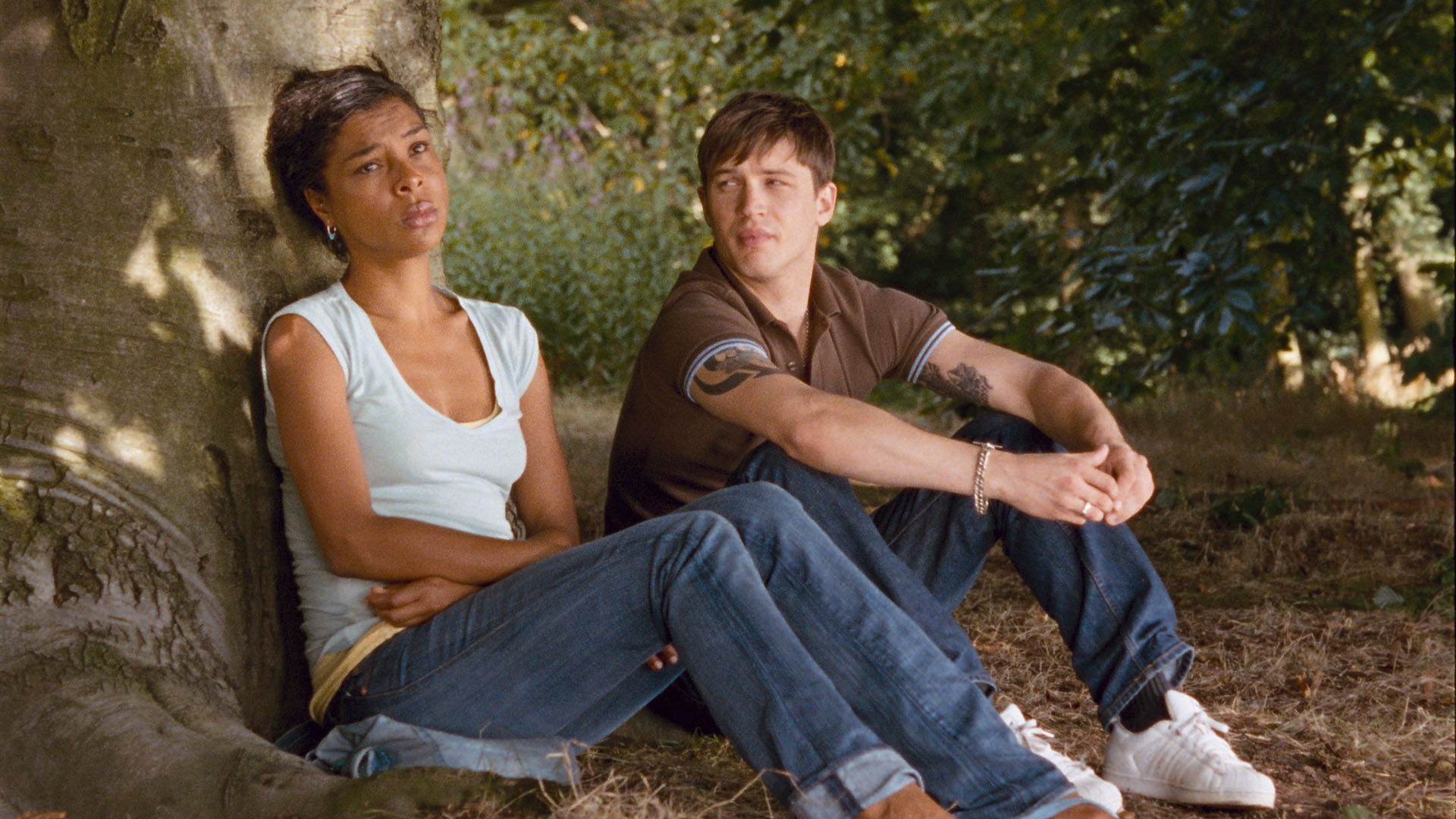 Still of Tom Hardy and Sophie Okonedo in Scenes of a Sexual Nature (2006)