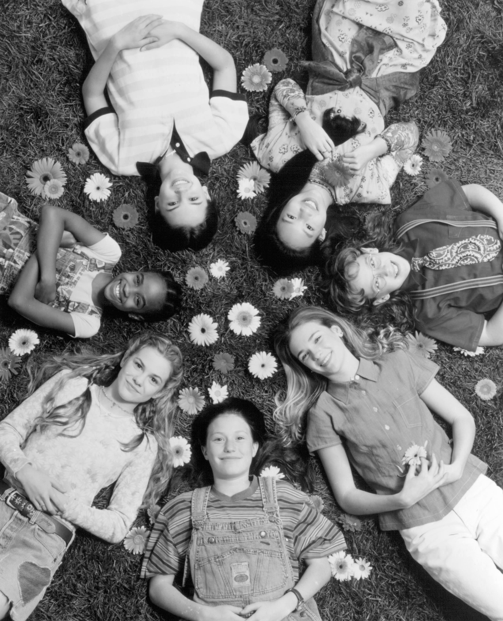 Still of Rachael Leigh Cook, Schuyler Fisk, Bre Blair, Zelda Harris, Tricia Joe, Larisa Oleynik and Stacy Linn Ramsower in The Baby-Sitters Club (1995)