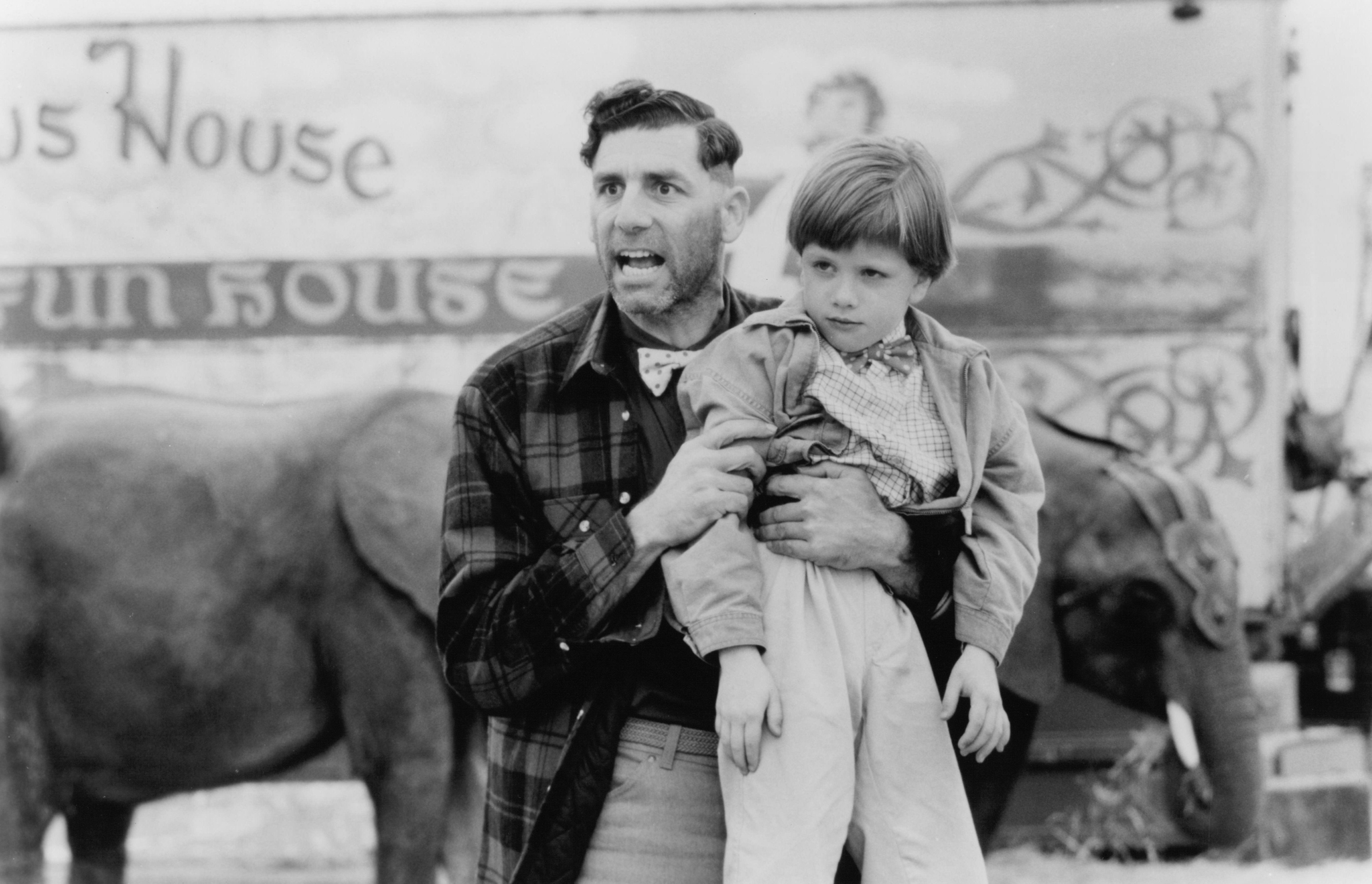 Still of Michael Oliver and Michael Richards in Problem Child (1990)