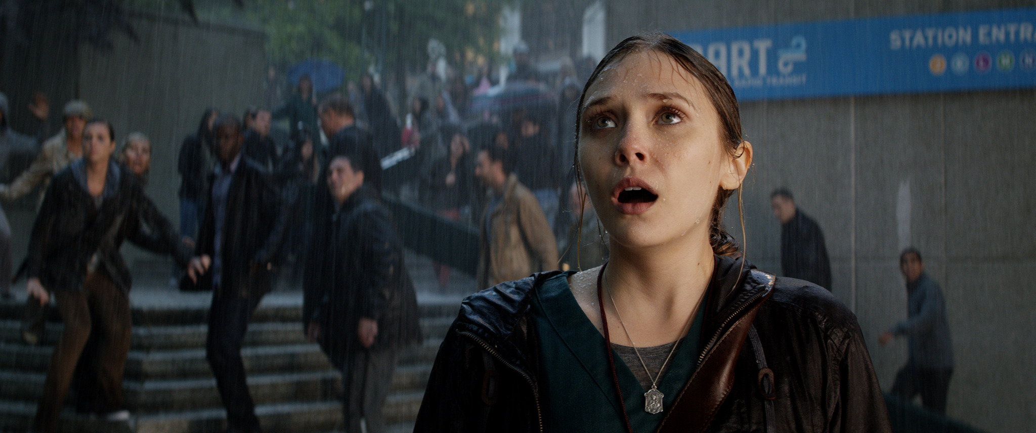 Still of Elizabeth Olsen in Godzila (2014)