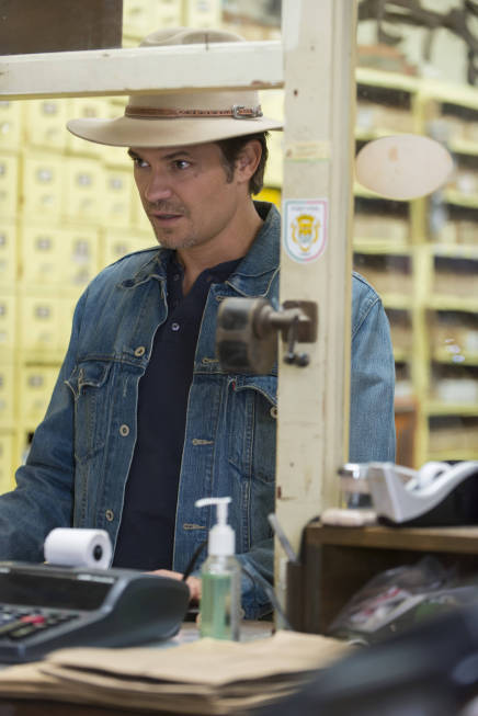 Still of Timothy Olyphant in Justified (2010)