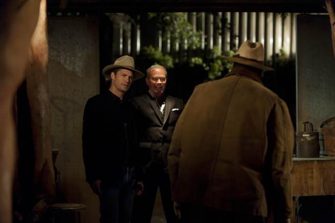 Still of Neal McDonough, Timothy Olyphant and Mykelti Williamson in Justified (2010)