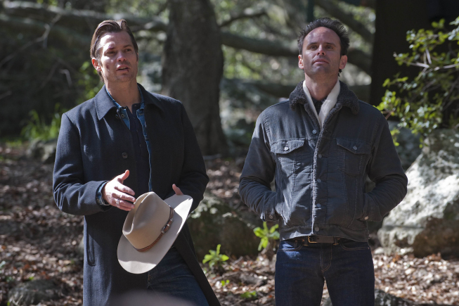 Still of Walton Goggins and Timothy Olyphant in Justified (2010)