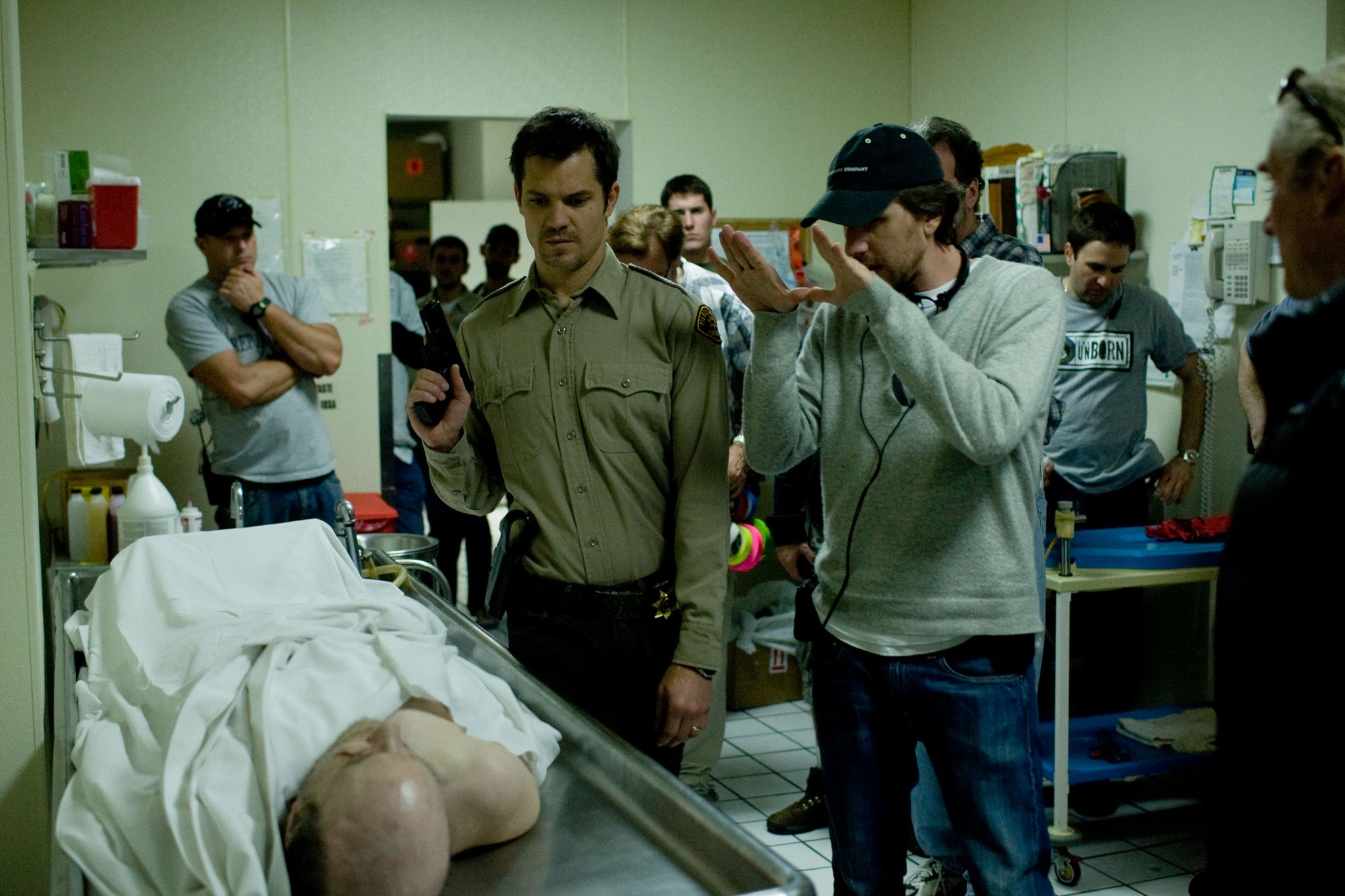 Still of Breck Eisner and Timothy Olyphant in Beprociai (2010)