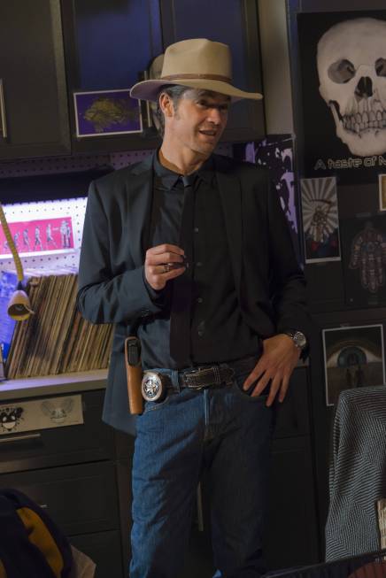 Still of Timothy Olyphant in Justified (2010)