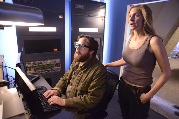 Still of Elizabeth Mitchell and Zak Orth in Revolution (2012)