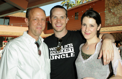 Melanie Lynskey, Jim Ortlieb and Peter Paige at event of Say Uncle (2005)