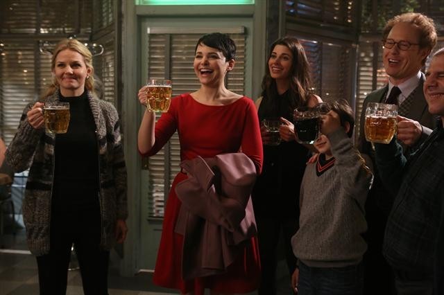 Still of Ginnifer Goodwin, Jennifer Morrison, Meghan Ory, Raphael Sbarge, Jared Gilmore and Faustino Di Bauda in Once Upon a Time (2011)