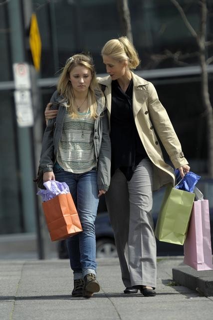 Still of Emily Osment and Kelly Rowan in Cyberbully (2011)