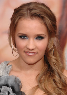 Emily Osment at event of Hana Montana: filmas (2009)