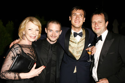 Elijah Wood, Frédéric Auburtin and Claudie Ossard at event of Paris, je t'aime (2006)