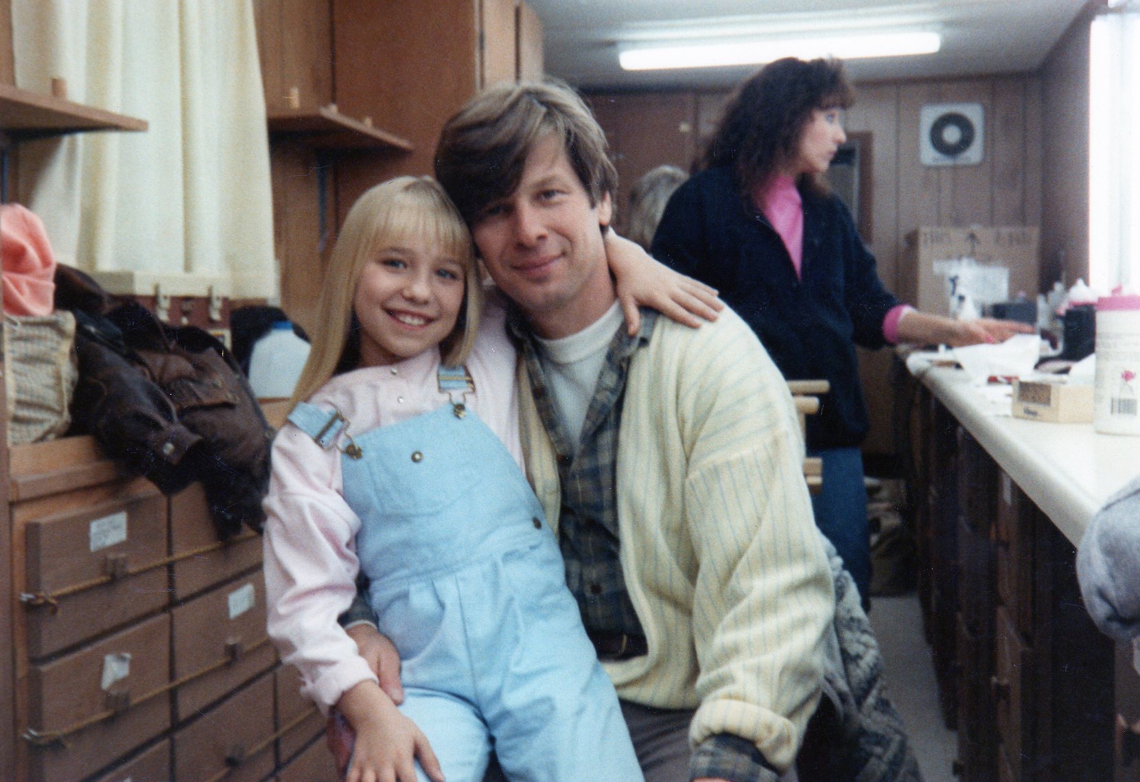 Jennifer Banko (young Tina Shepard ) and John Otrin (John Shepard) on location; Moblie, Alabama: Friday the 13th,VII, The New Blood. Paramount Pictures (USA)