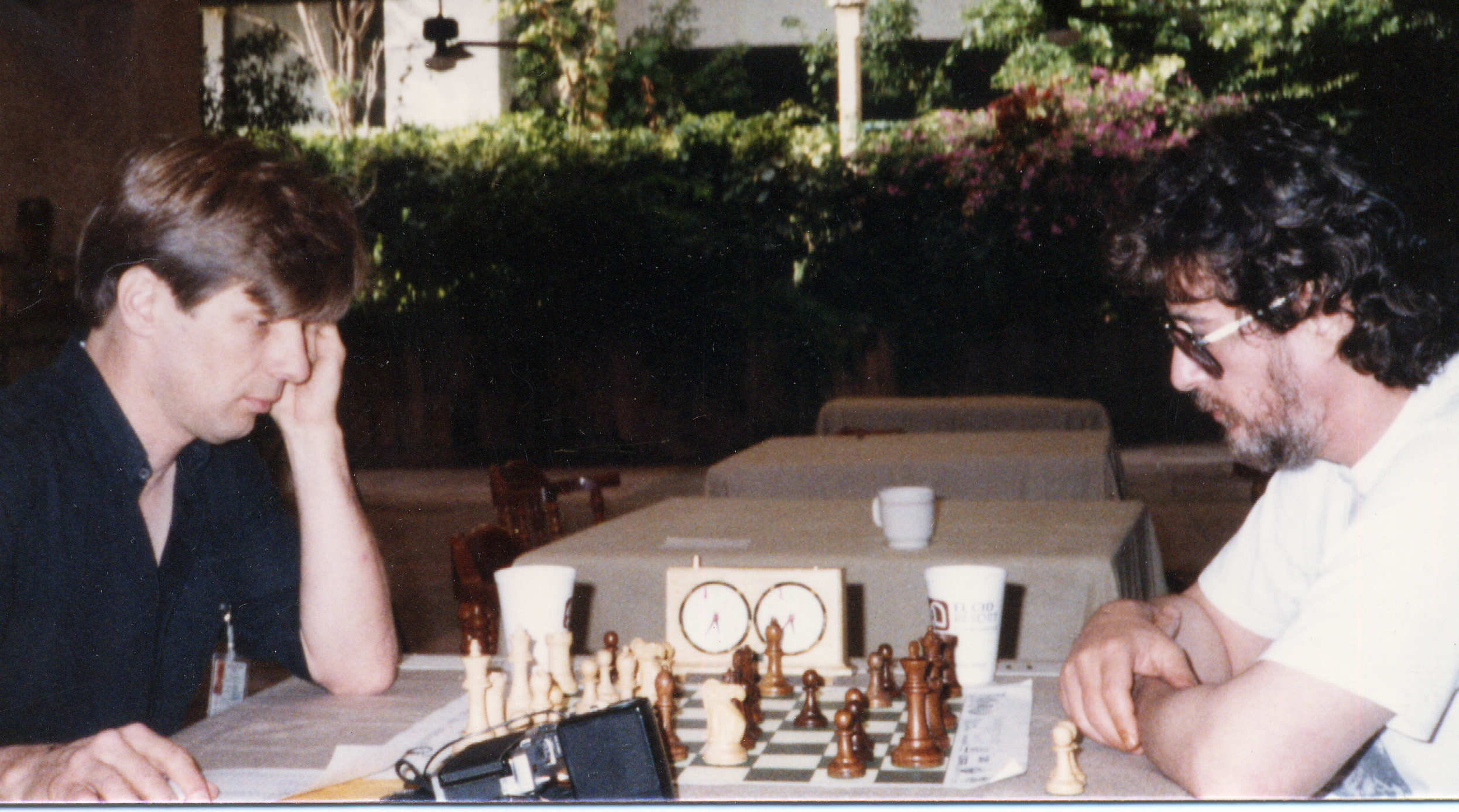 John Otrin and Gerry Goffin at the CELEBRITY WORLD CHESS CONVENTION MAZATLAN,MEXICO,1988.