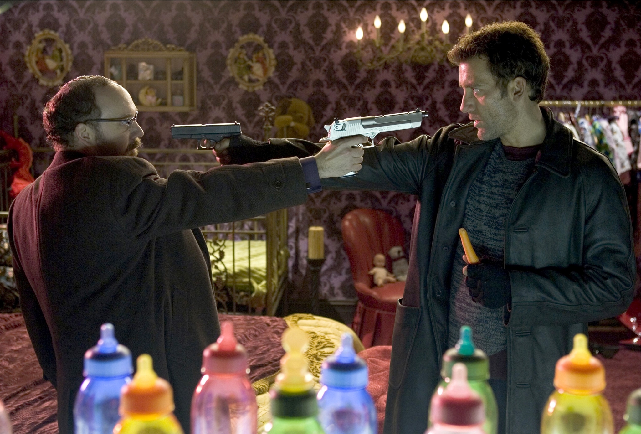 Still of Paul Giamatti and Clive Owen in Shoot 'Em Up (2007)