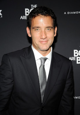 Clive Owen at event of The Boys Are Back (2009)