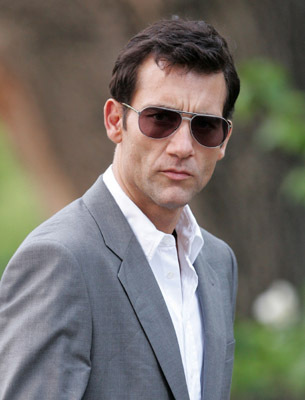 Clive Owen at event of Sukti reikaliukai (2009)