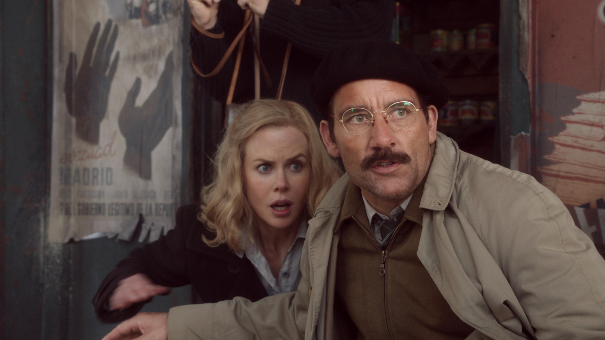 Still of Nicole Kidman and Clive Owen in Hemingway & Gellhorn (2012)