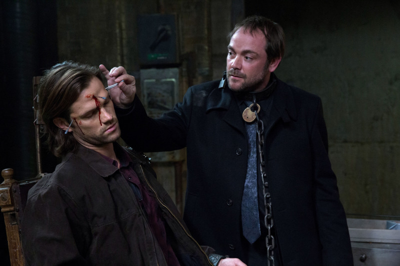 Still of Jared Padalecki and Mark Sheppard in Supernatural (2005)