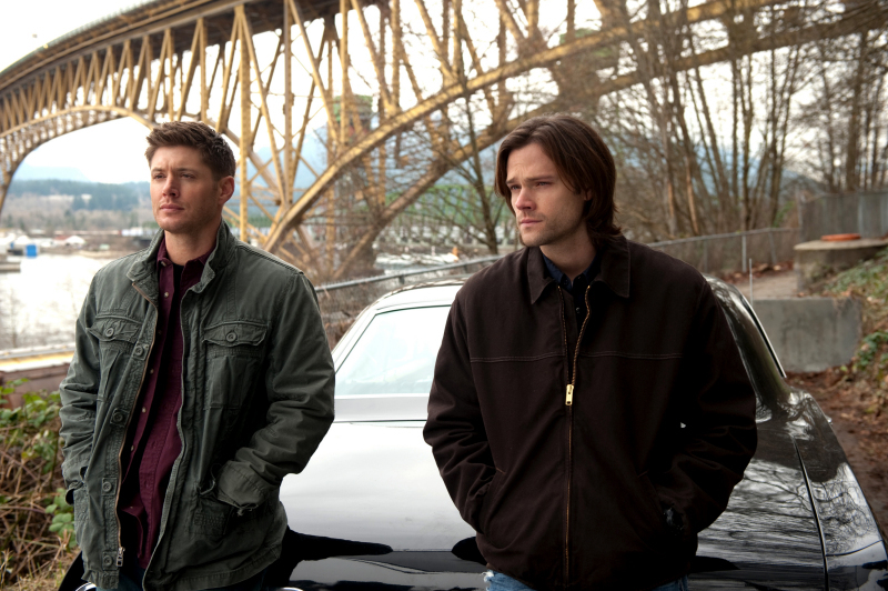 Still of Jensen Ackles and Jared Padalecki in Supernatural (2005)