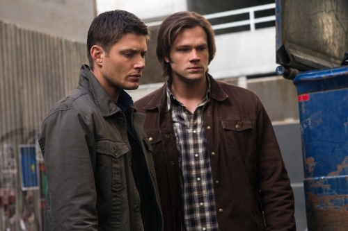 Still of Jensen Ackles and Jared Padalecki in Supernatural (2005)