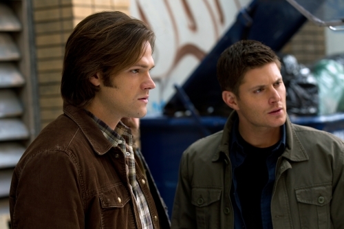 Still of Jensen Ackles and Jared Padalecki in Supernatural (2005)