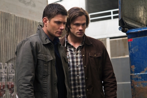 Still of Jensen Ackles and Jared Padalecki in Supernatural (2005)