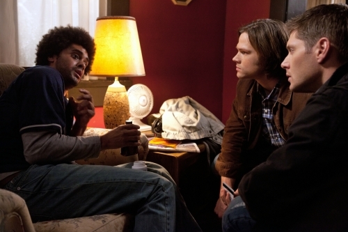 Still of Jensen Ackles and Jared Padalecki in Supernatural (2005)