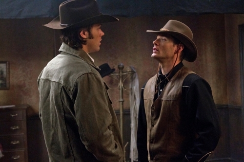 Still of Jensen Ackles and Jared Padalecki in Supernatural (2005)