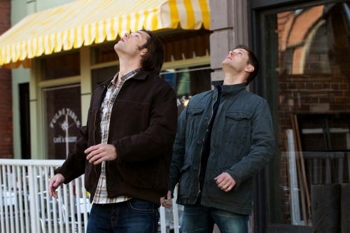 Still of Jensen Ackles and Jared Padalecki in Supernatural (2005)