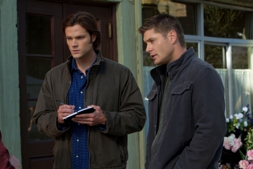 Still of Jensen Ackles and Jared Padalecki in Supernatural (2005)