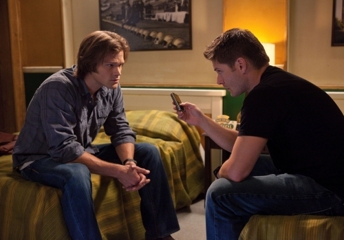 Still of Jensen Ackles and Jared Padalecki in Supernatural (2005)