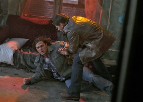 Still of Jensen Ackles and Jared Padalecki in Supernatural (2005)