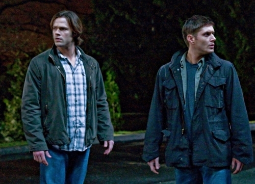 Still of Jensen Ackles and Jared Padalecki in Supernatural: Dark Side of the Moon (2010)