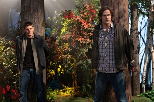 Still of Jensen Ackles and Jared Padalecki in Supernatural (2005)