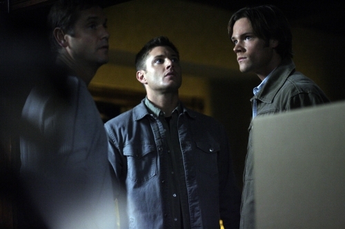 Still of Jensen Ackles and Jared Padalecki in Supernatural (2005)