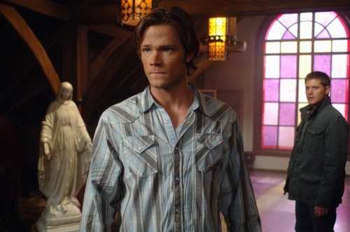 Still of Jensen Ackles and Jared Padalecki in Supernatural (2005)