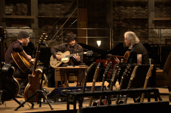 Still of Jimmy Page, The Edge and Jack White in It Might Get Loud (2008)