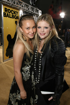 Natalie Maines and Hayden Panettiere at event of Rocky Balboa (2006)