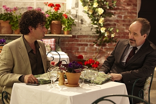 Still of Stephen Mangan and John Pankow in Episodes (2011)