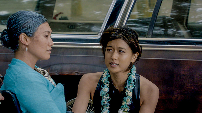 Still of Grace Park and Catherine Haena Kim in Hawaii Five-0 (2010)